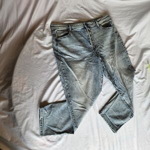 SO High Rise Mom Jeans Acid Wash Button Fly Size 18 36 Waist